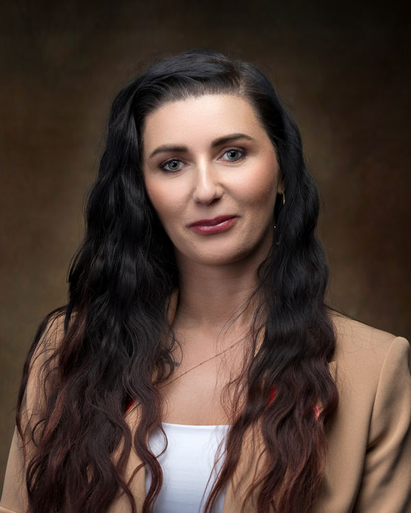 business headshot branding photography portrait AK headshot studio Andrzej Kijak