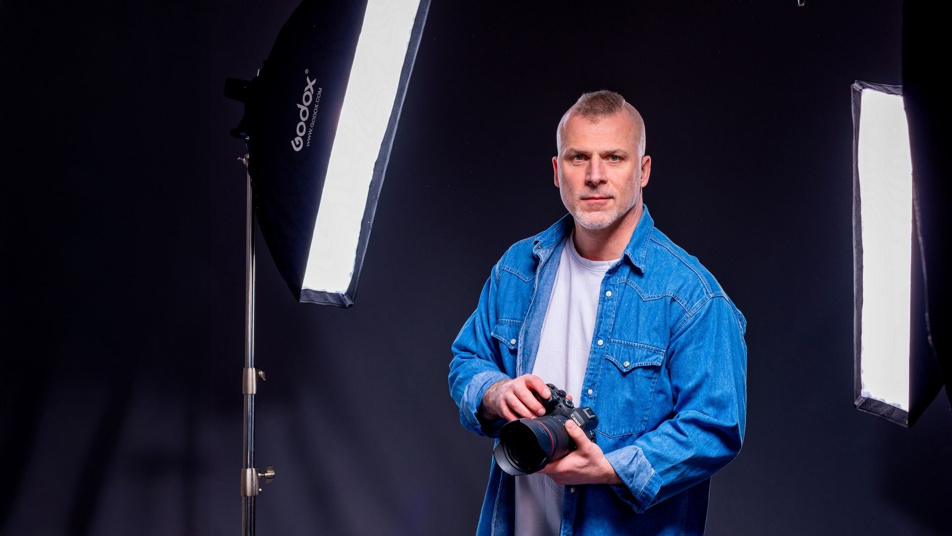 business headshot branding photography portrait AK headshot studio Andrzej Kijak